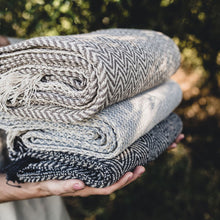 Load image into Gallery viewer, cotton throw in beige