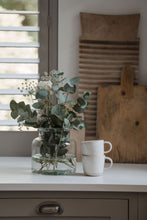 Load image into Gallery viewer, Chunky glass vase