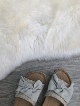 Load image into Gallery viewer, British sheepskin rug , natural white sheepskin rug