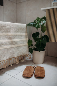 Agna textured rug