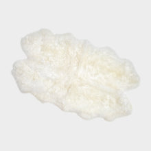 Load image into Gallery viewer, oversize sheepskin rug in ivory 